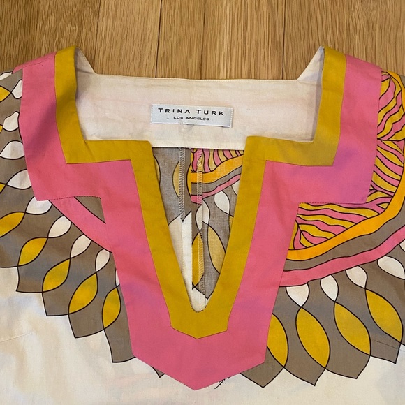 Trina Turk V Neck Short Sleeve Dress /Hot Pink & Yellow Medallion Pattern/ S - Picture 3 of 7